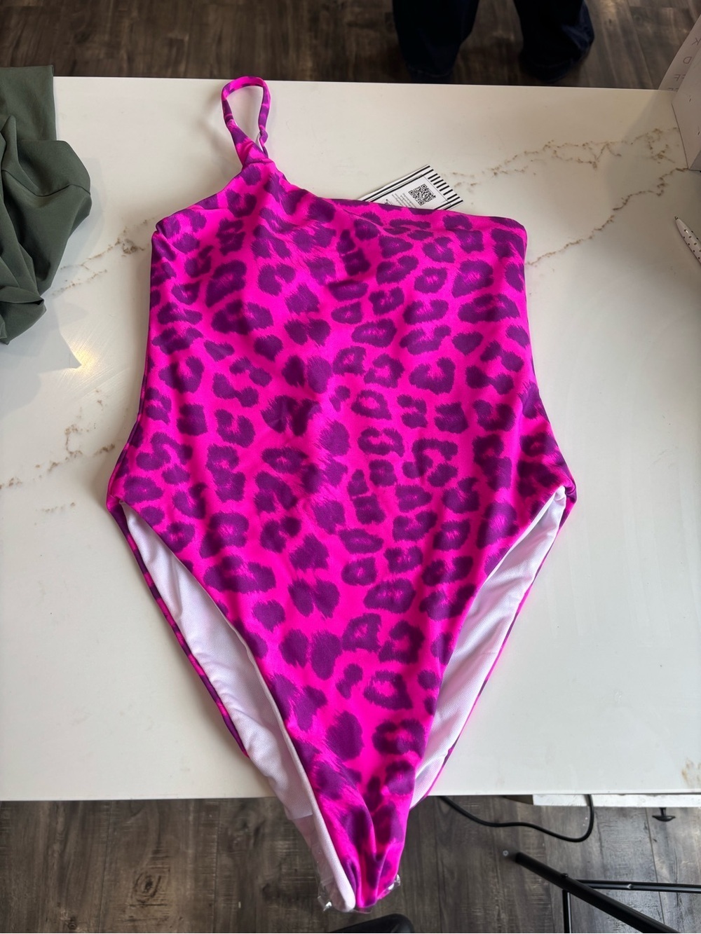 Pretty little thing One-Shoulder Pink Leopard Print Swimsuit
